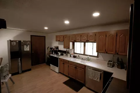 Kitchen - 167 Landers Ln, Gainesville, MO 65655 photo 2 of 2
