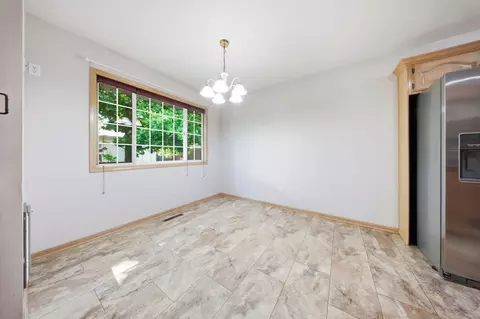 Dining - 5632 S Newton Ave, Springfield, MO 65810 photo 2 of 3