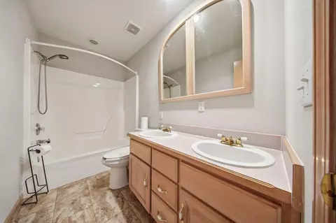 Bath - 5632 S Newton Ave, Springfield, MO 65810 photo 3 of 3