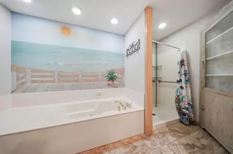 Bath - 5632 S Newton Ave, Springfield, MO 65810 photo 1 of 3