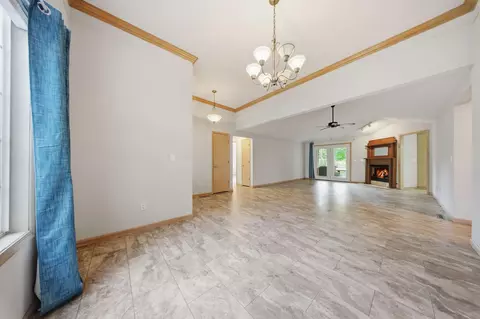 Living - 5632 S Newton Ave, Springfield, MO 65810 photo 4 of 4