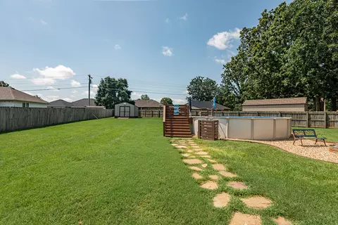 Exterior - 308 S Coventry Cir, Nixa, MO 65714 photo 7 of 12