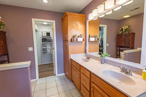 Bath - 308 S Coventry Cir, Nixa, MO 65714 photo 4 of 5