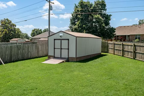 Exterior - 308 S Coventry Cir, Nixa, MO 65714 photo 10 of 12