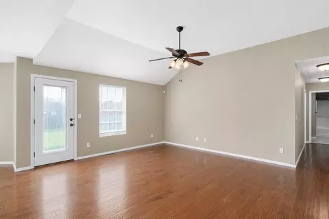 Living - 3526 S Juniper Ave, Springfield, MO 65804 photo 3 of 4