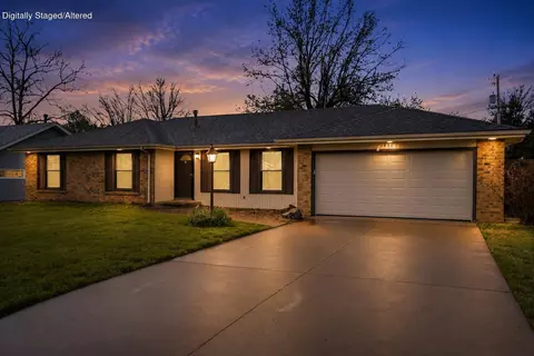 1650 E Swallow St, Springfield, MO 65804 photo 1