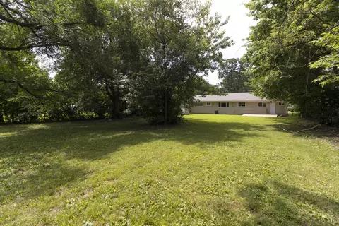 Exterior - 2703 E Portland St, Springfield, MO 65804 photo 6 of 7