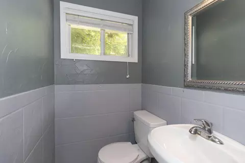 Bath - 2703 E Portland St, Springfield, MO 65804 photo 2 of 2