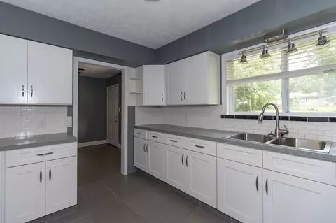 Kitchen - 2703 E Portland St, Springfield, MO 65804 photo 4 of 6