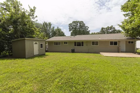 Exterior - 2703 E Portland St, Springfield, MO 65804 photo 7 of 7