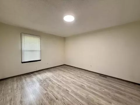 716 E Locust St, Springfield, MO 65803 photo 10