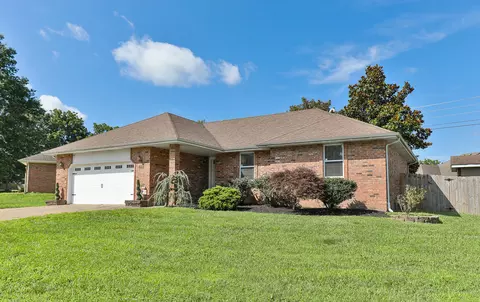 Exterior - 3702 W Vincent Dr, Springfield, MO 65810 photo 2 of 9