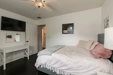 Bedroom - 3702 W Vincent Dr, Springfield, MO 65810 photo 4 of 6