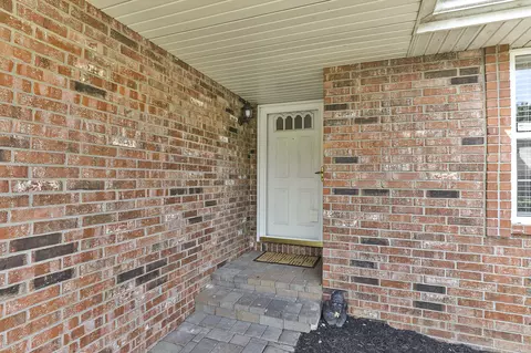 Entry Way - 3702 W Vincent Dr, Springfield, MO 65810 photo 1 of 3