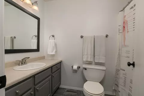 Bath - 3702 W Vincent Dr, Springfield, MO 65810 photo 2 of 2