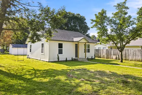 605 N Lincoln Ave, Monett, MO 65708