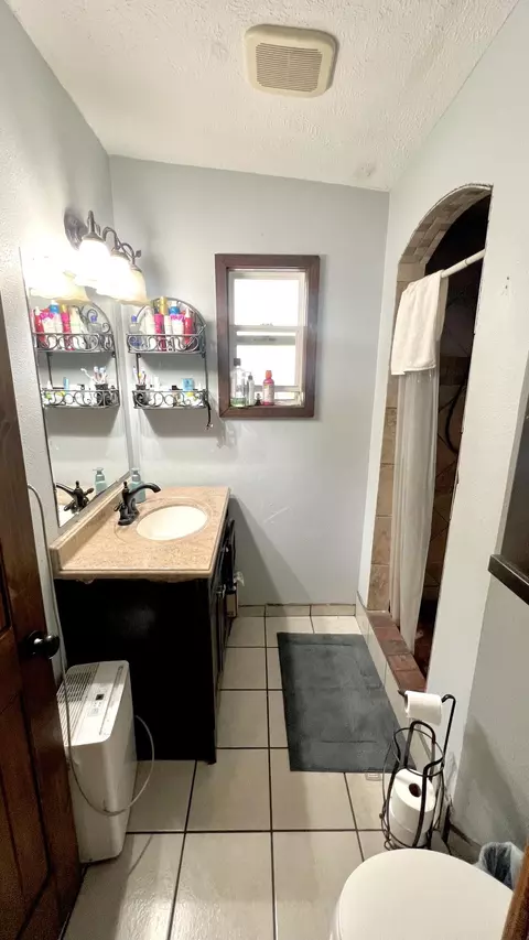 Bath - 711 4th St, Monett, MO 65708 photo 1 of 1
