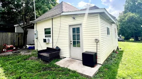Exterior - 711 4th St, Monett, MO 65708 photo 3 of 4
