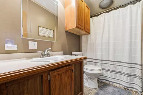Bath - 192194 Cheyenne Rd, Tunas, MO 65764 photo 3 of 7