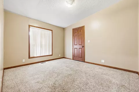 Bedroom - 192194 Cheyenne Rd, Tunas, MO 65764 photo 3 of 12