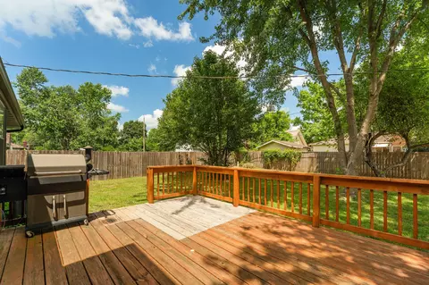 Exterior - 1209 W Berkeley St, Springfield, MO 65807 photo 5 of 9
