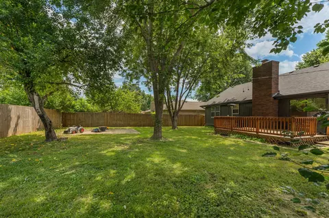 Exterior - 1209 W Berkeley St, Springfield, MO 65807 photo 7 of 9