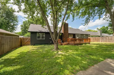 Exterior - 1209 W Berkeley St, Springfield, MO 65807 photo 8 of 9