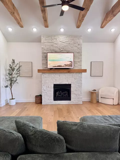 Living - 2617 W Webb Rd, Ozark, MO 65721 photo 3 of 5
