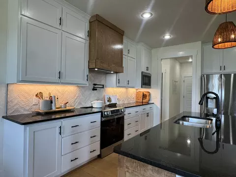 Kitchen - 2617 W Webb Rd, Ozark, MO 65721 photo 4 of 10
