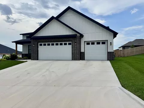 Exterior - 2617 W Webb Rd, Ozark, MO 65721 photo 2 of 14