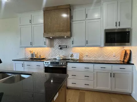 Kitchen - 2617 W Webb Rd, Ozark, MO 65721 photo 7 of 10