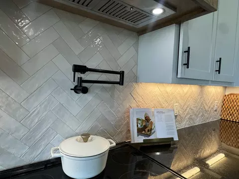 Kitchen - 2617 W Webb Rd, Ozark, MO 65721 photo 6 of 10