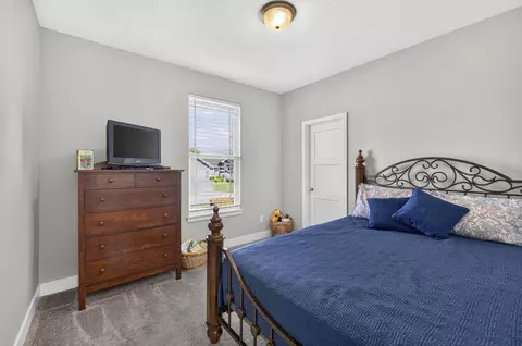 Bedroom - 1665 E Pea Ridge Dr, Republic, MO 65738 photo 3 of 3