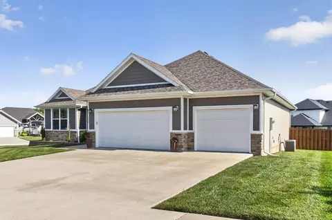 Exterior - 1665 E Pea Ridge Dr, Republic, MO 65738 photo 4 of 13
