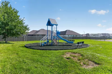 Exterior - 1665 E Pea Ridge Dr, Republic, MO 65738 photo 10 of 13