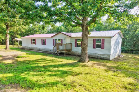 25205 Ranch Dr, Lebanon, MO 65536