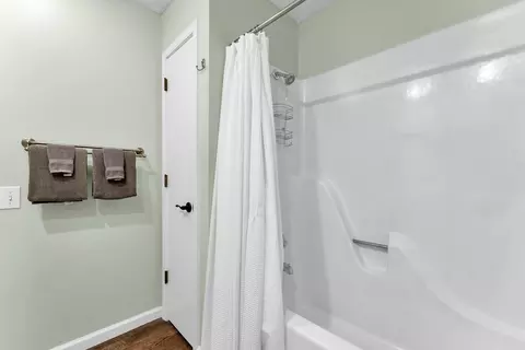 Bath - 142 Grandview Dr #3, Branson, MO 65616 photo 3 of 3