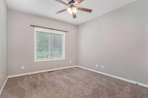 Bedroom - 2342 W Darby St, Springfield, MO 65810 photo 3 of 5