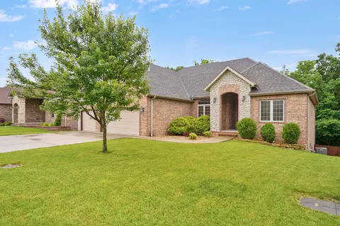 Exterior - 2342 W Darby St, Springfield, MO 65810 photo 2 of 12