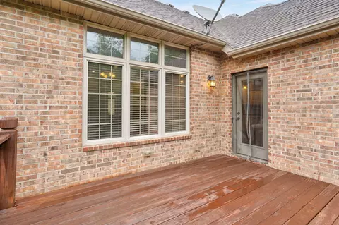 Exterior - 2342 W Darby St, Springfield, MO 65810 photo 5 of 12