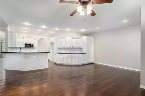 Living - 2342 W Darby St, Springfield, MO 65810 photo 4 of 13