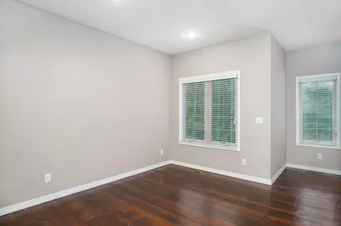 Living - 2342 W Darby St, Springfield, MO 65810 photo 7 of 13