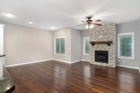 Living - 2342 W Darby St, Springfield, MO 65810 photo 6 of 13