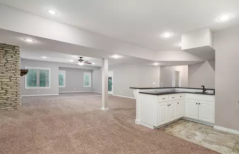 Living - 2342 W Darby St, Springfield, MO 65810 photo 10 of 13