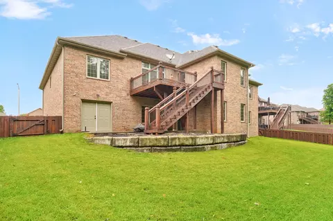Exterior - 2342 W Darby St, Springfield, MO 65810 photo 12 of 12