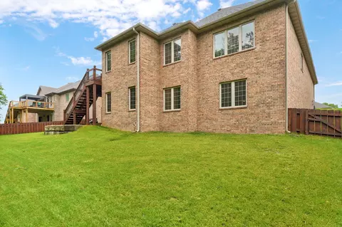 Exterior - 2342 W Darby St, Springfield, MO 65810 photo 11 of 12