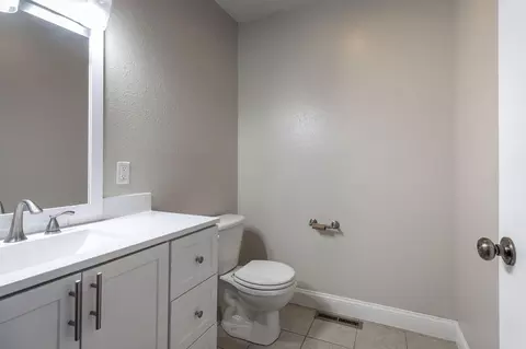 Bath - 35 Hilltop Ln, Branson, MO 65616 photo 1 of 3