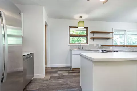 Kitchen - 35 Hilltop Ln, Branson, MO 65616 photo 2 of 2