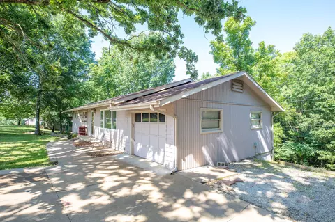 Exterior - 35 Hilltop Ln, Branson, MO 65616 photo 2 of 7