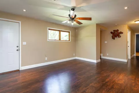 Living - 35 Hilltop Ln, Branson, MO 65616 photo 4 of 5